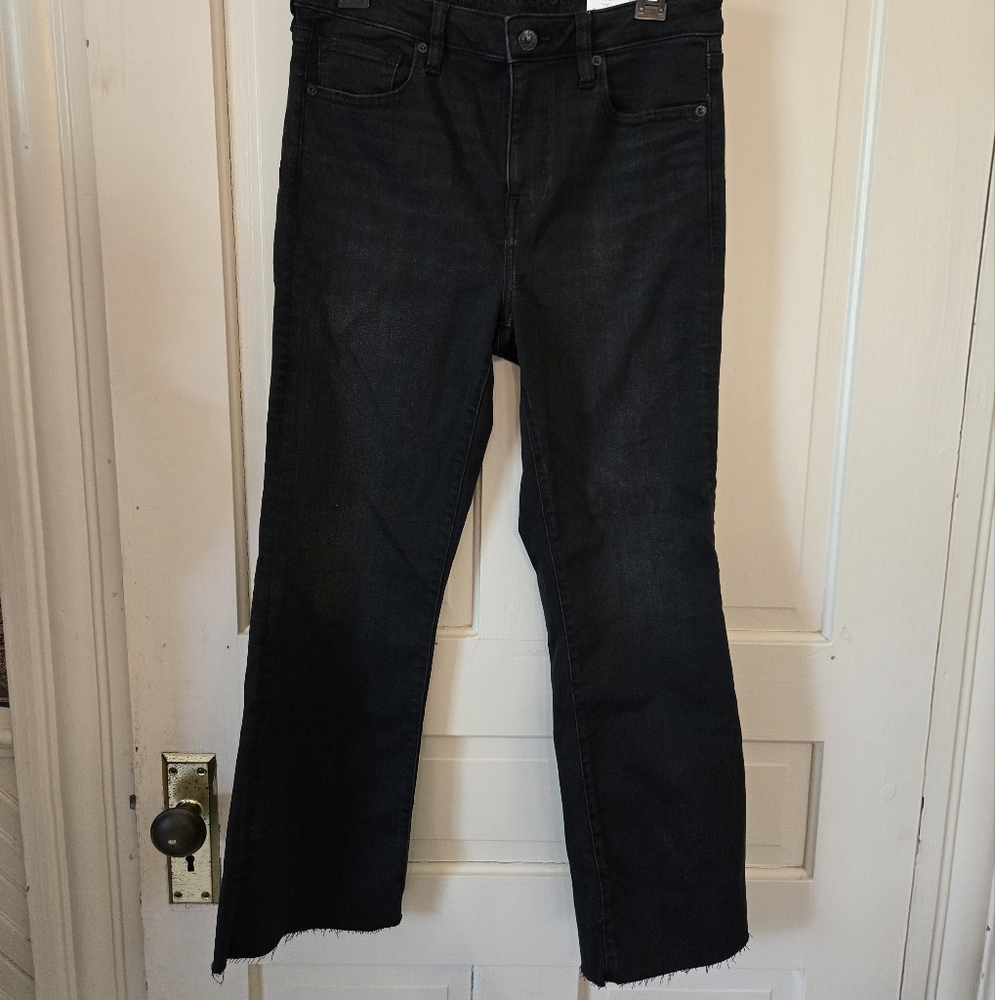 New with tag AMERICA EAGLE High Rise Bootcut Crop 8 Black